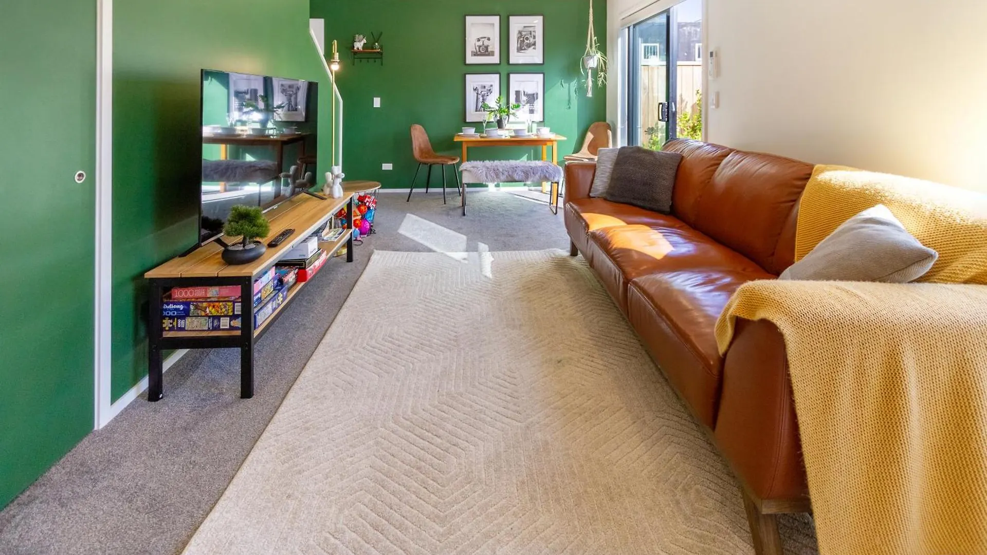 Gorgeous In Green - 2 Bed Central Oasis W/King Bed Κράισττσερτς